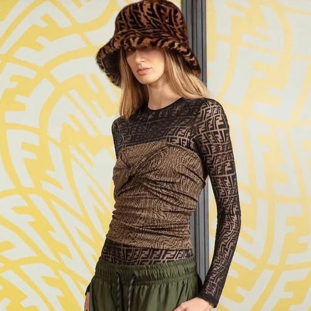 🔥NWT FENDI Vertigo Strapless Top